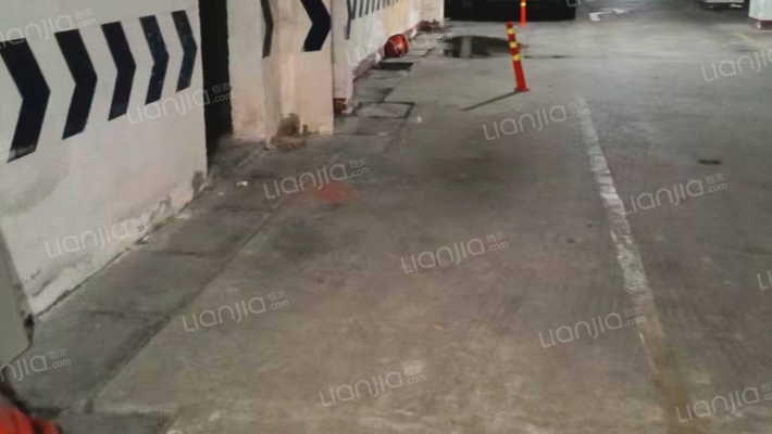 青青河畔二手房实景图