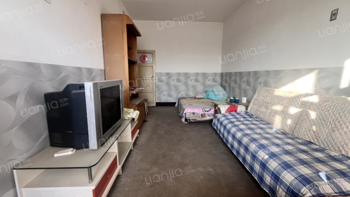 173单位房 集中供暖 采光好 满五唯一 南北通透-卧室B