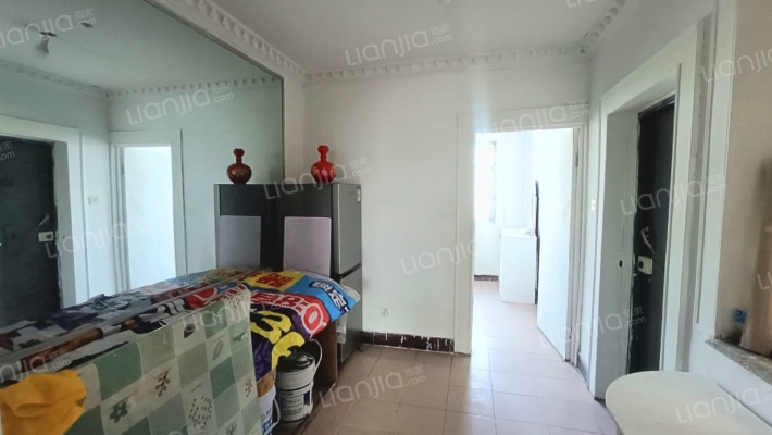 市区低总价两居室，南北通透，板楼得房率高-客厅