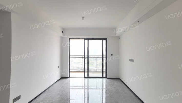 美的卓越好时光二手房实景图