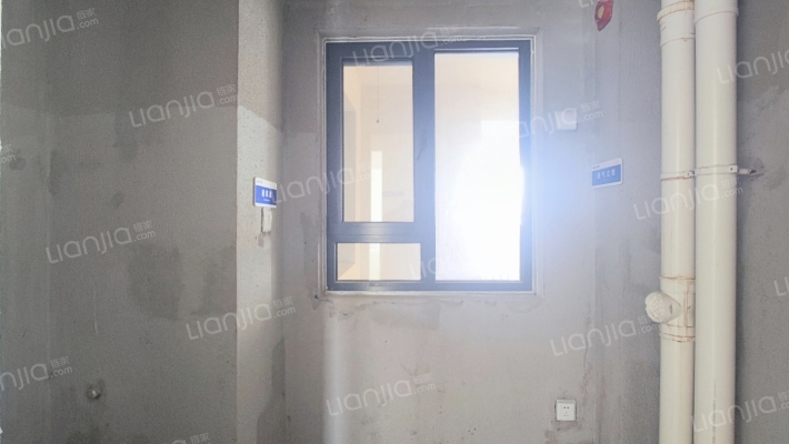 一梯两户南北户型出行方便，三阳三居-卫生间