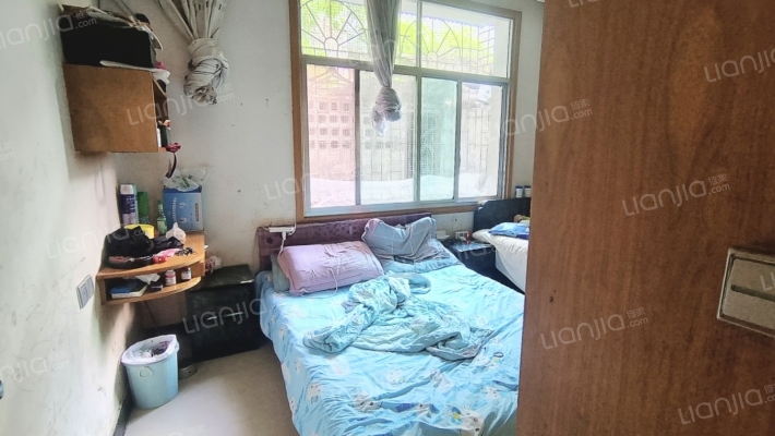 保险街工信局宿舍二手房实景图