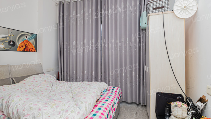 益华广场二手房实景图