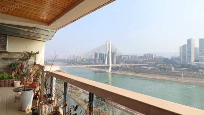 滨江国际一线江景房，精装修，品牌家具家电，无贷款-阳台