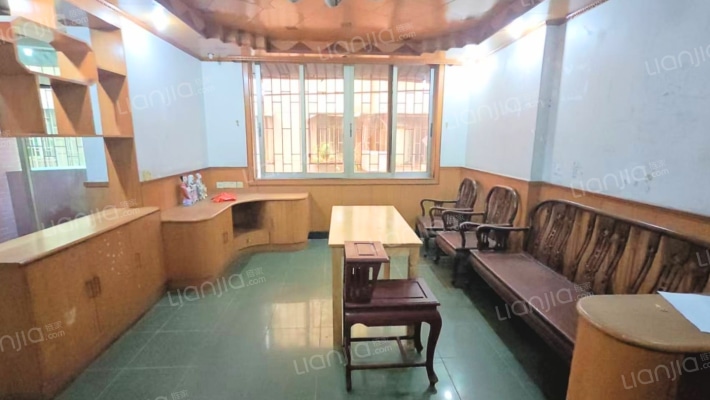 东兴新邨二手房实景图