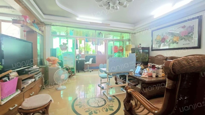 移民局宿舍二手房实景图