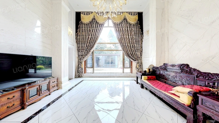 恒大金碧天下依云湖二手房实景图