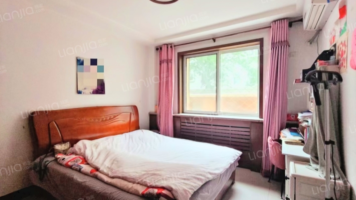 户型方正，南北通透，低楼层，采光无遮挡-卧室A