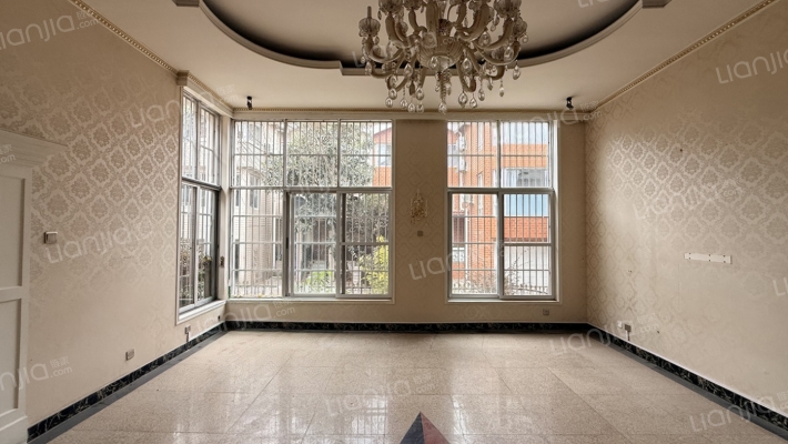 中央花园城市别墅二手房实景图