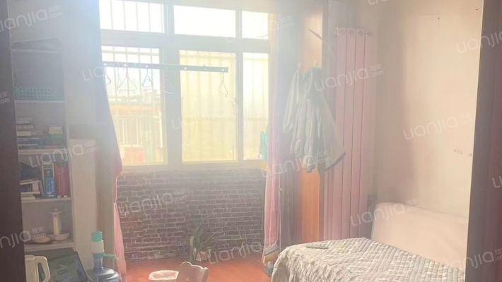 校园内 物探局家属院  南北通透两居出售-卧室B