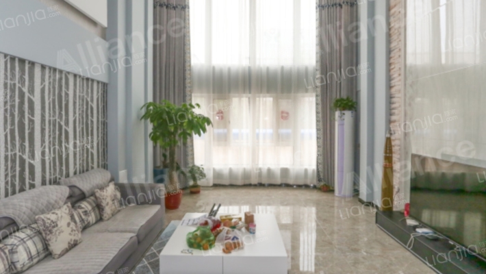 范阳路  两层落空跃层  好楼层  采光好 7居室-客厅