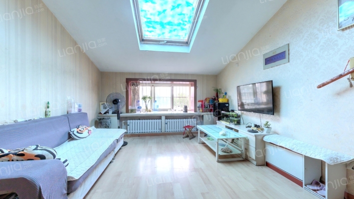 怡和嘉苑二手房实景图