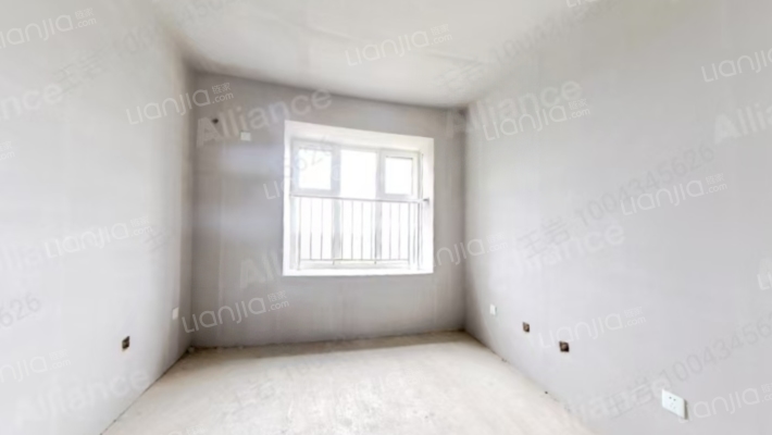 此房是南向两居室，中间层，采光视野好，房本满二-卧室B