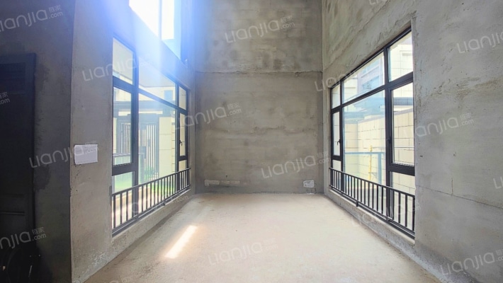 红星天铂二手房实景图