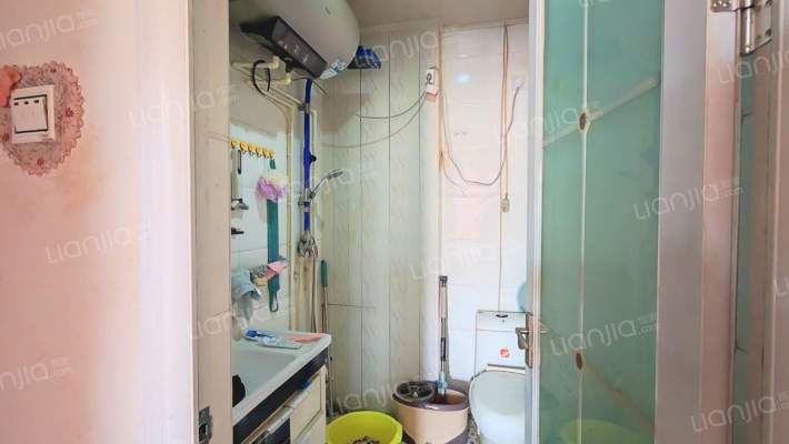 园林社区  两居室 总价低    出行方便-卫生间