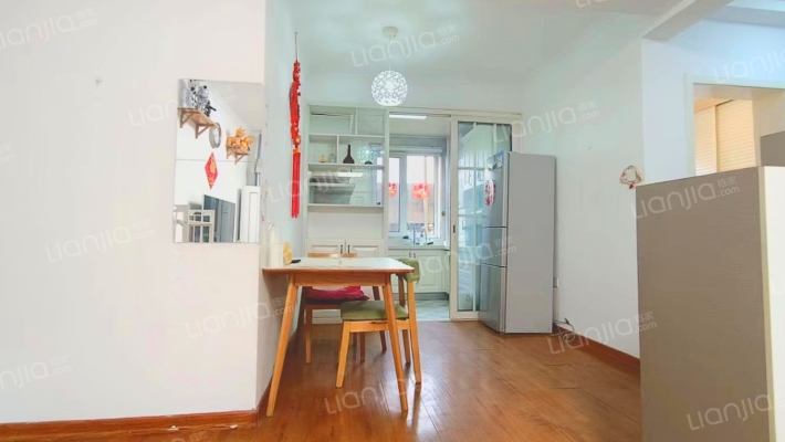 新上香邑溪谷 南北通透三居室 业主诚意出售-餐厅