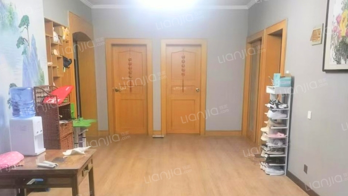 财政局宿舍楼二手房实景图