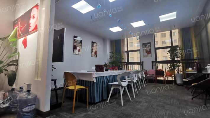 财信大厦二手房实景图