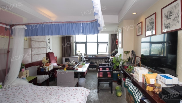 滨江国际公寓精装修拎包入住，位置好 有证可按揭。-客厅