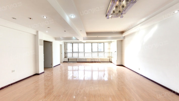 澳兰名门二手房实景图