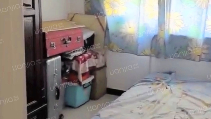 838沿线，70年大产权，房本满五唯一精装修，税低-卧室B