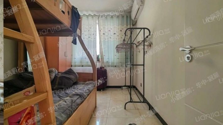 水岸花城大三居，南北通透，户型方正，采光视线很好-卧室B