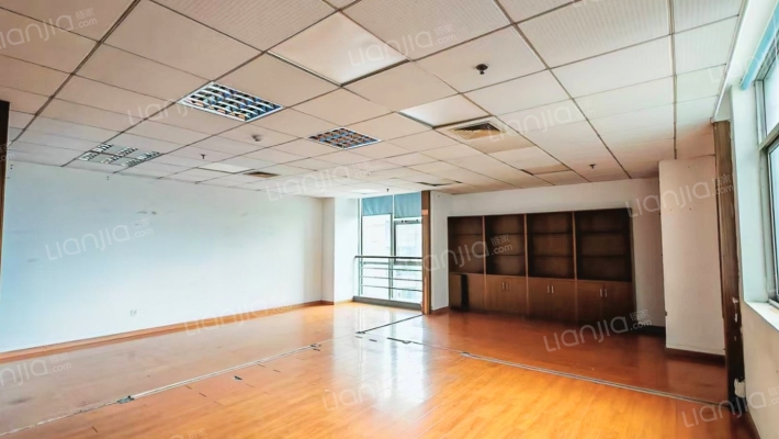 世贸中心二手房实景图