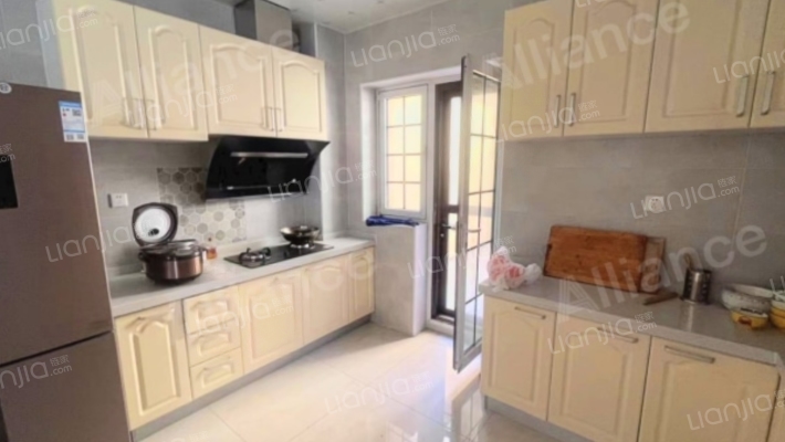 北京西南 京都颐和城276平南入户精装别墅证满五-厨房