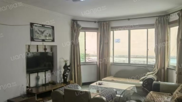 溪西三区圣罗村二手房实景图