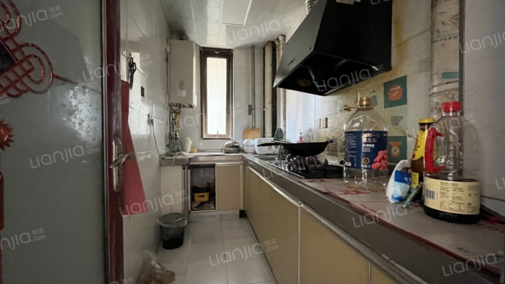 鸿坤小三居，满二，带装修，低楼层，出行方便-厨房