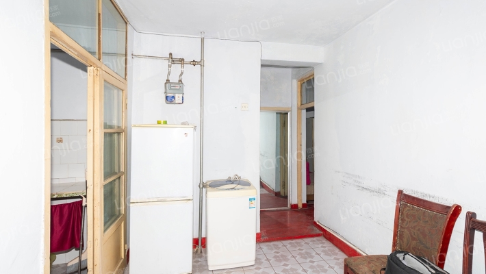 铁路八千平小区二手房实景图