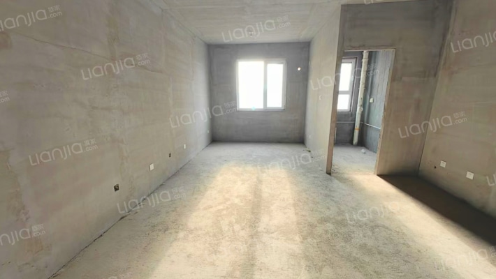 范阳路，物探六，一居，中间楼层，房本满二-客厅