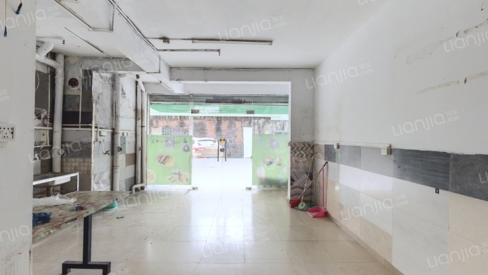 八一花园二手房实景图