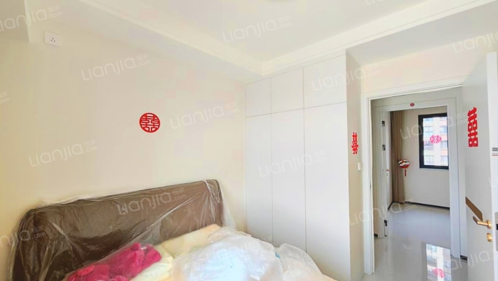 精装修婚房，品牌家具家电，电动沙发-卧室C