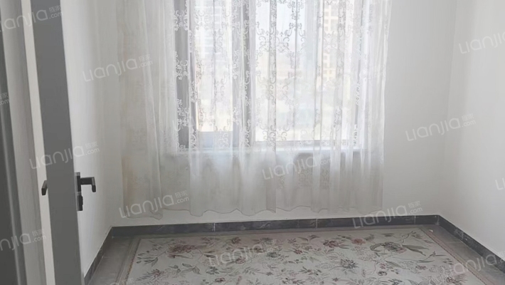 .南北通透四居室 2.精装修 3.采光视野好 4.配套齐全-卧室D