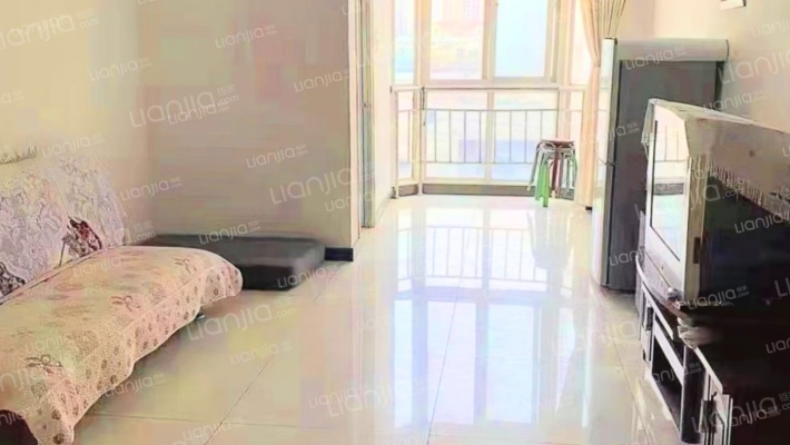 中间楼层，满五唯一，业主诚心出售-客厅