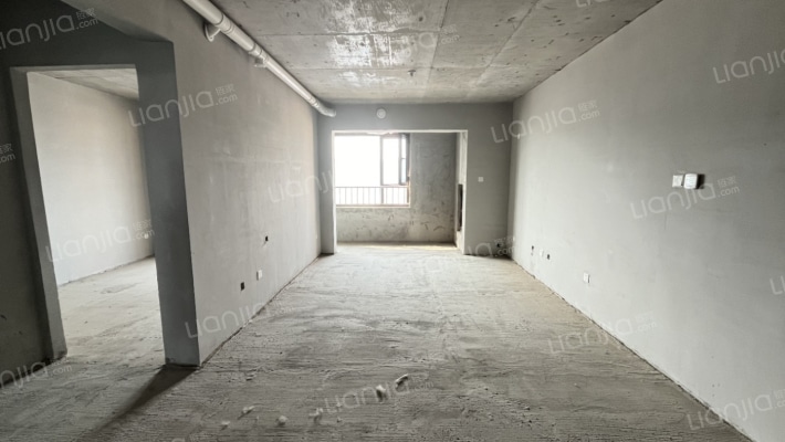 宝利新仕界 南北通透两居  满二 可贷款 价格可议-客厅