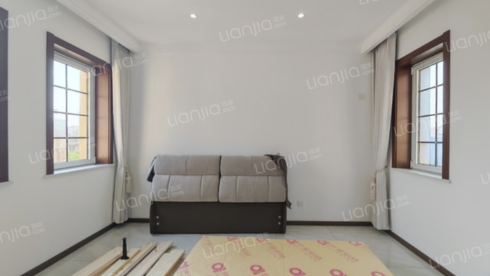 精装联排别墅 带院子 上下三层 小区环境好 绿化高-卧室C