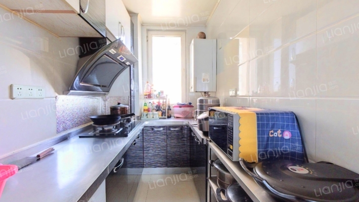 带电梯，采光嘎嘎好，真滴全天都不影响采光-厨房