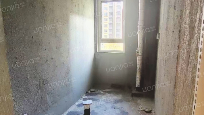 隆基泰和铂悦山 3室2厅 南 北-卫生间B