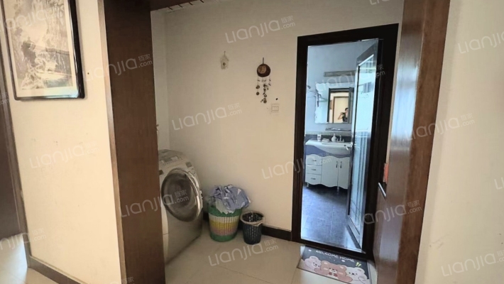 广安C区 4室2厅 南 北-卫生间A