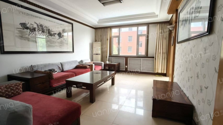 泰岳小区二手房实景图