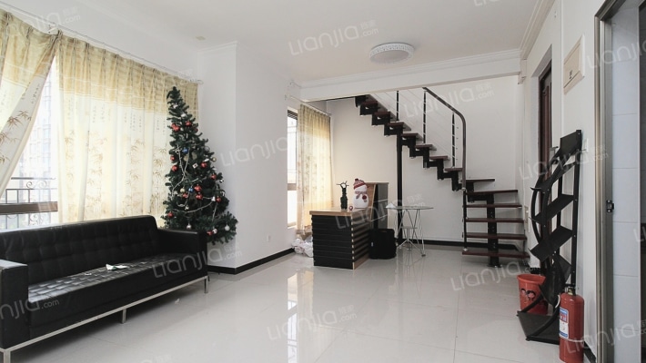 南北通透大户型洋房，采光好，视野好  带阁楼-客厅A