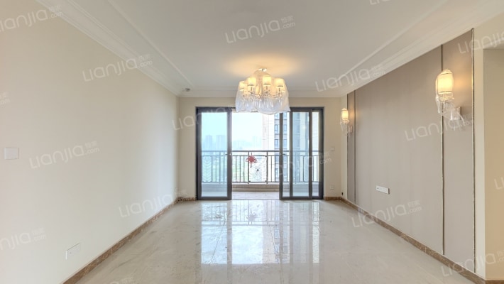 恒大麓山湖四期二手房实景图