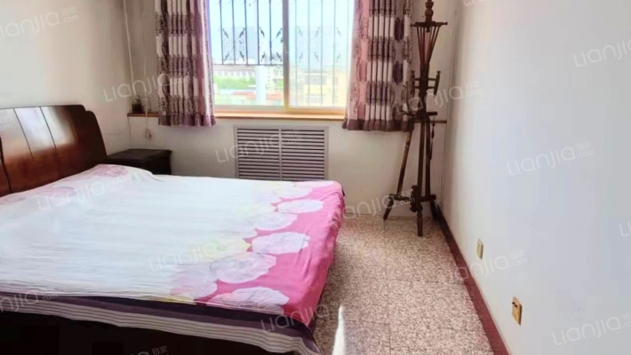 满五低税费，低公摊，采光好，视野无遮挡。-卧室B