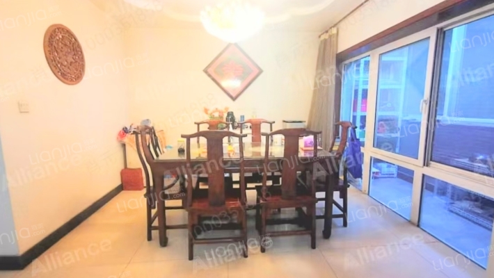 祥和园，满五不唯一，上下两层，联排别墅，采光好-餐厅