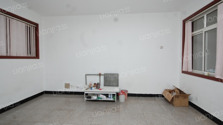 西水利局小区二手房实景图