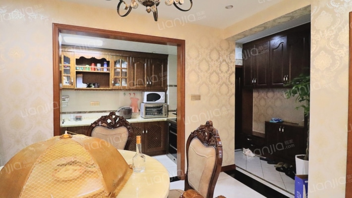 江语城精装修三室二厅一厨一卫出售，欢迎看房子-餐厅
