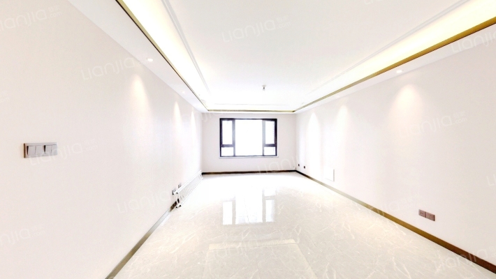 中海和平之门天际二手房实景图