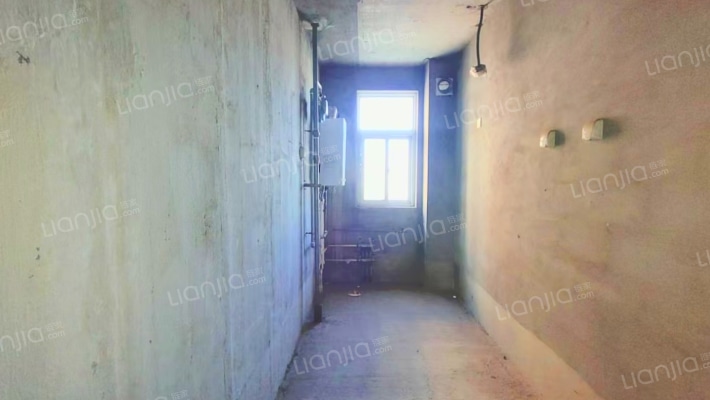 小区环境优美  格局方正  采光全天-厨房